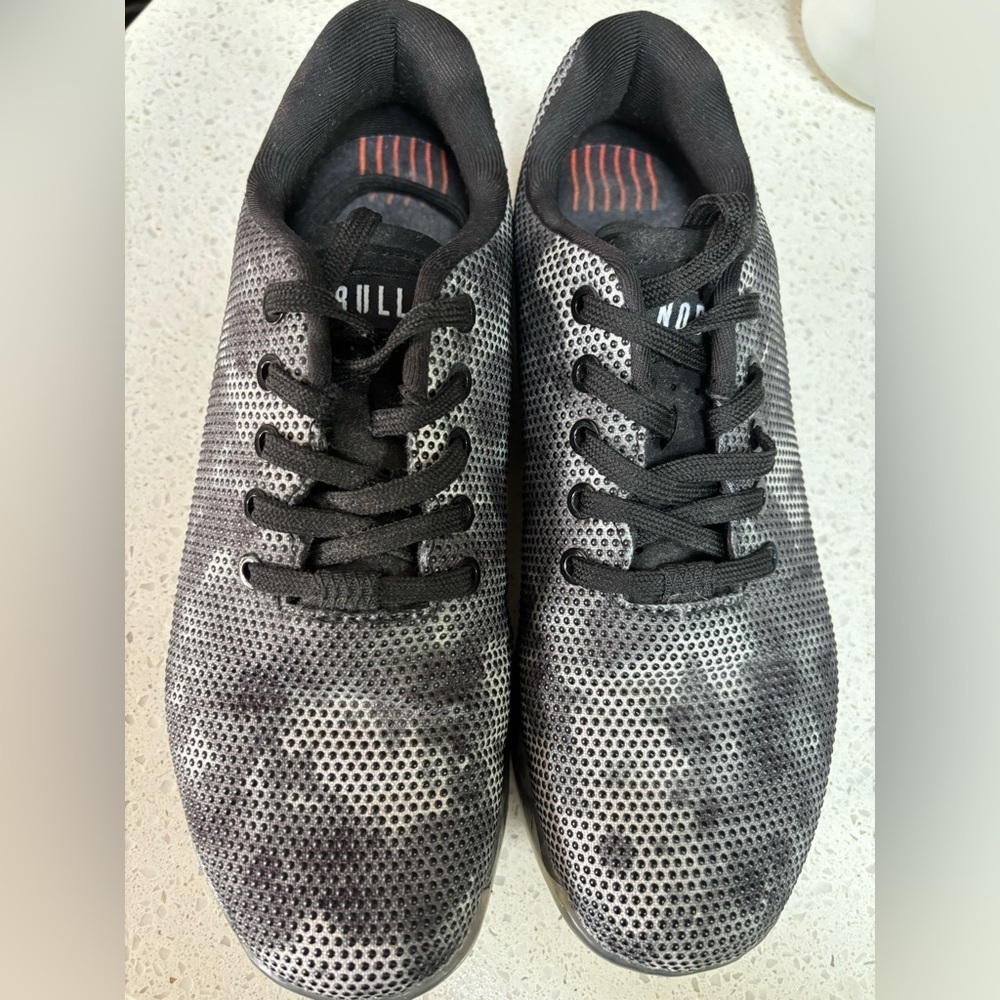 NOBULL SHADOW TIE-DYE TRAINER M 8 W 9.5